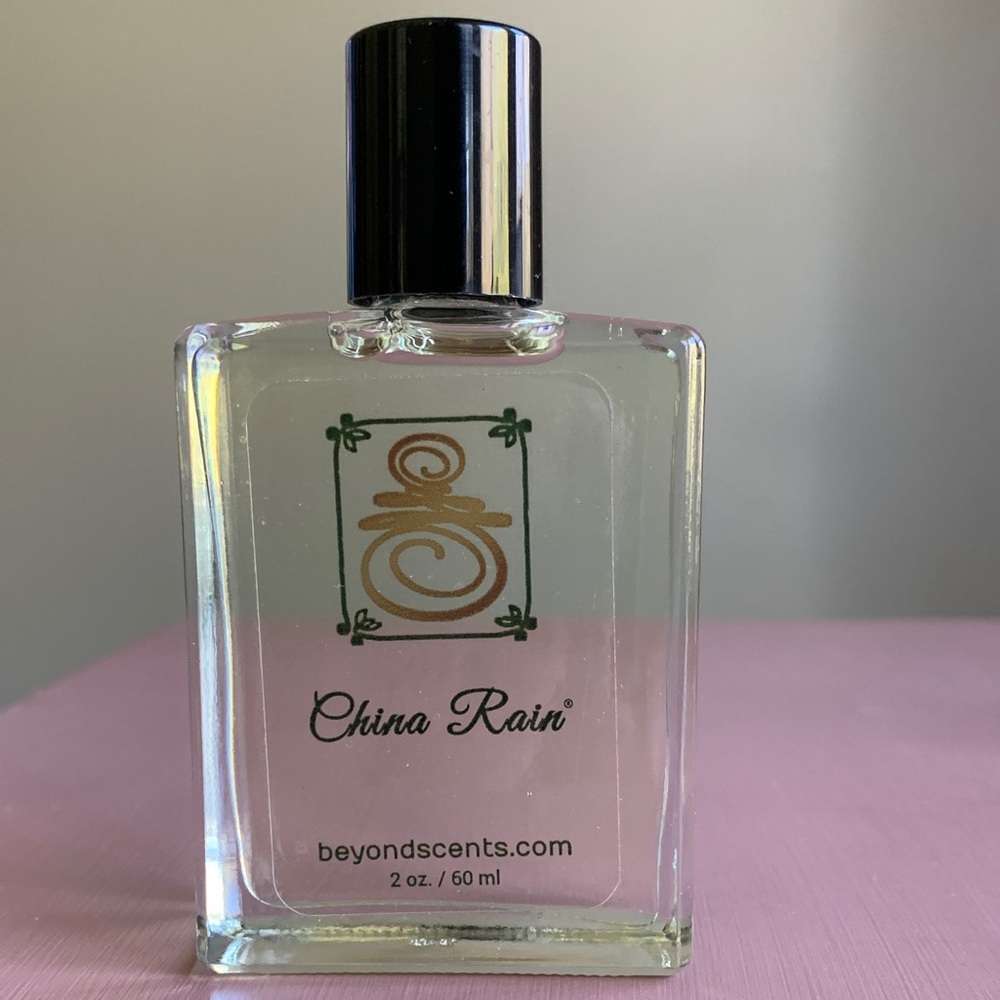 New-China Rain Perfume Oil and Soy Candle Set - Picture 2 of 7